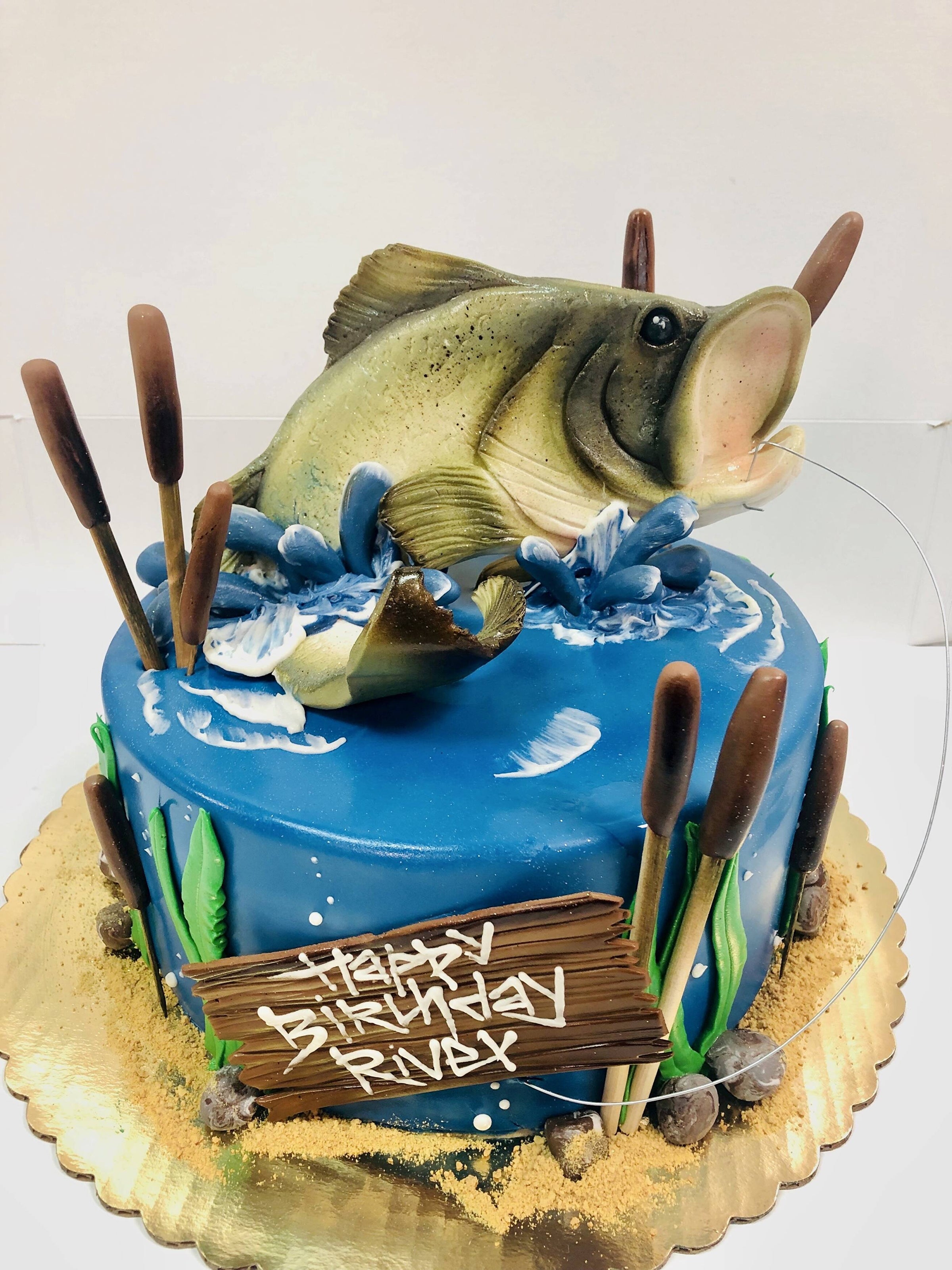 Ice-Fishing Cake — Fishing / Hunting  Hunting cake, Fish cake, Fish cake  birthday